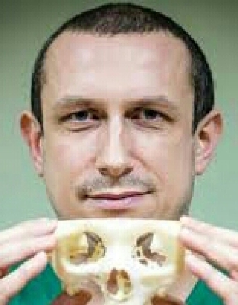 Dr hab. n. med. Łukasz Krakowczyk Dr hab. n. med. Łukasz Krakowczyk