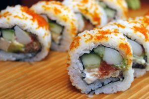 Sushi to przysmak z ryżu i ryby...