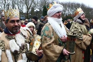 Kto przebrał się za aniołów na koniach w Orszaku Trzech Króli w styczniu 2017 r. w Szczecinie?